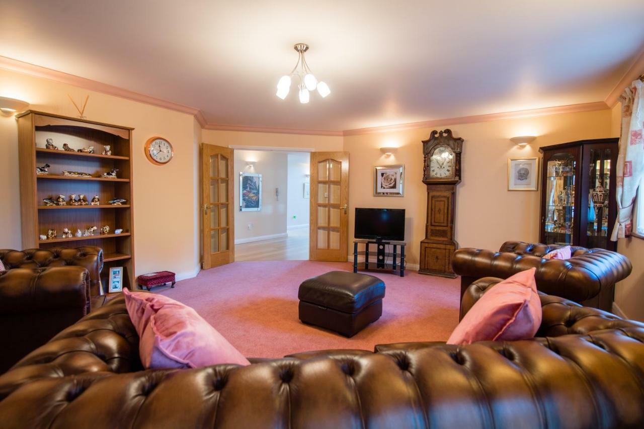 Bed and Breakfast Y Grange Llanfihangel-y-Creuddyn Exteriér fotografie