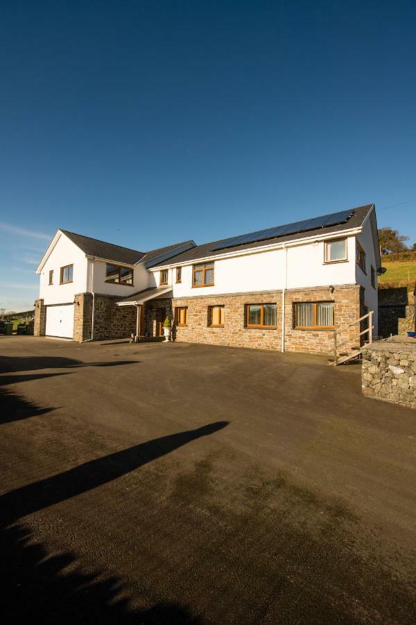 Bed and Breakfast Y Grange Llanfihangel-y-Creuddyn Exteriér fotografie